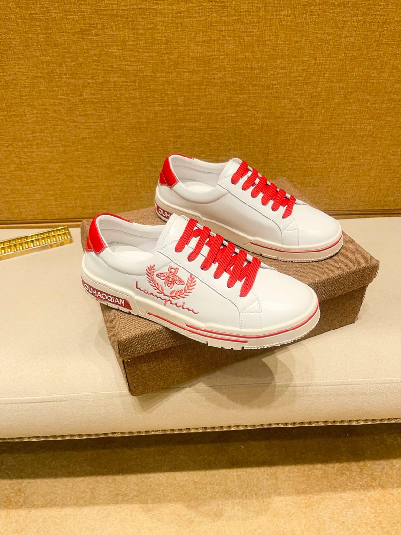 LUOHAOQIAN White & Red Graphic Low-Top Sneakers